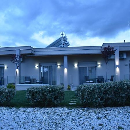 Cross Plaza Aparthotel Ставрос Екстериор снимка