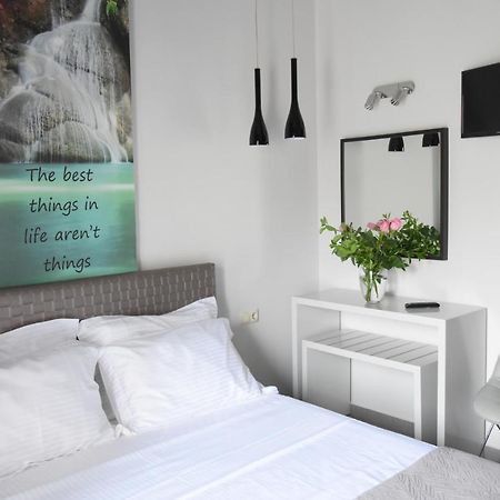 Cross Plaza Aparthotel Ставрос Екстериор снимка