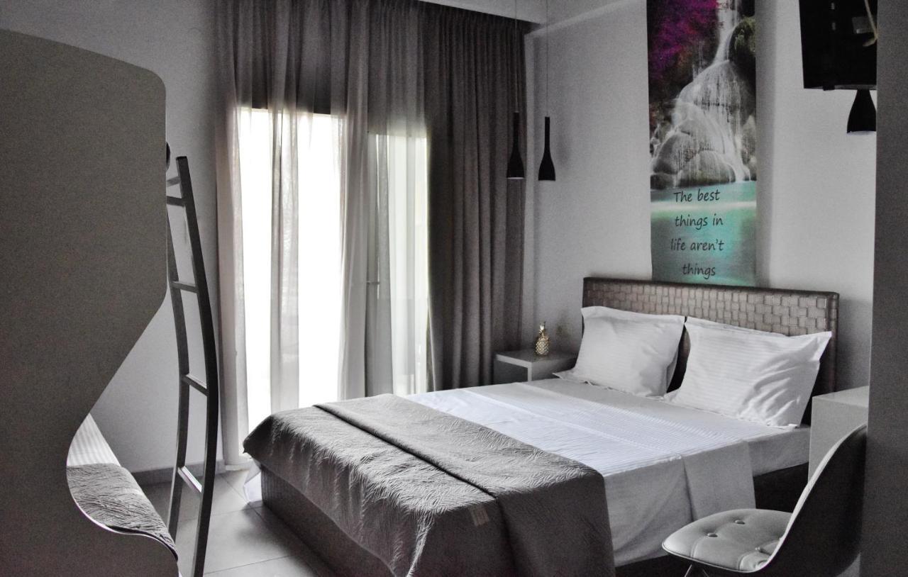 Cross Plaza Aparthotel Ставрос Екстериор снимка