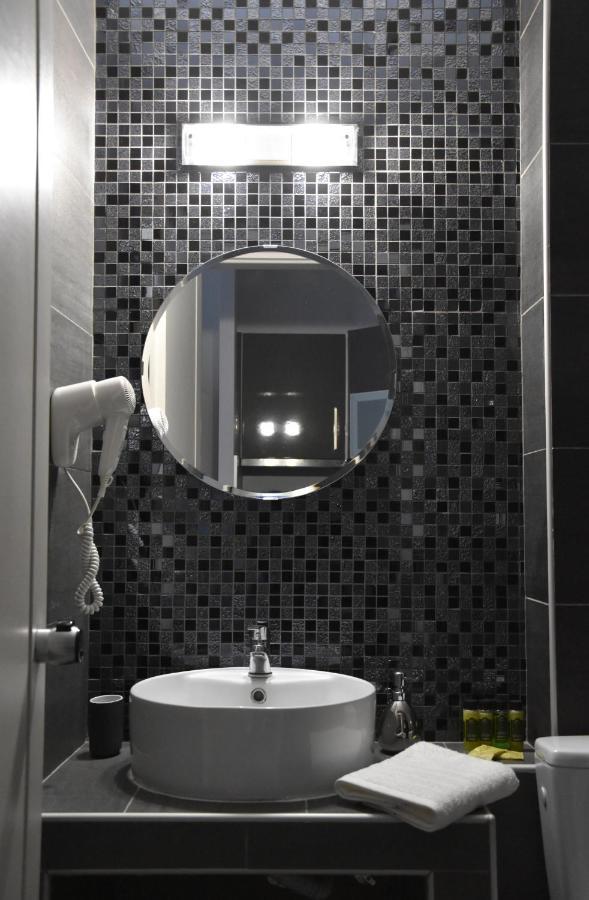 Cross Plaza Aparthotel Ставрос Екстериор снимка